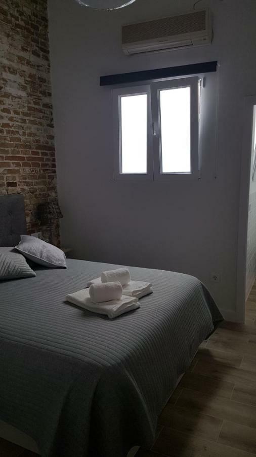 Luxury Apartment In Triana Close To The River Seville Exterior photo